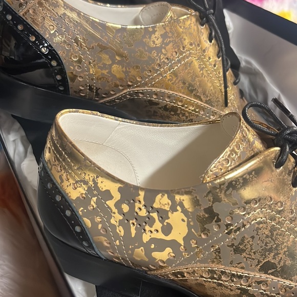 Chanel lace up gold and black shoes size 38 from the 2015 pre-spring collection - Picture 4 of 12